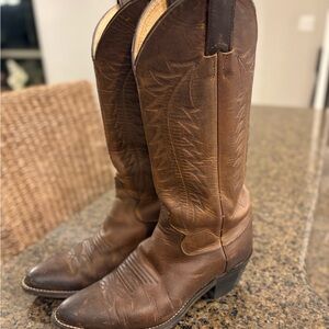 Justin women’s size 5.5 C Classic Brown Leather Cowboy Boots